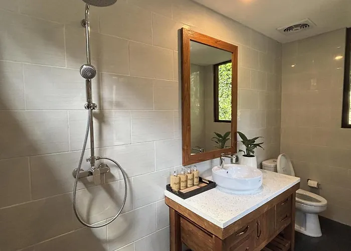 Luxury Riverside At Nunu Bali ホテル 5*